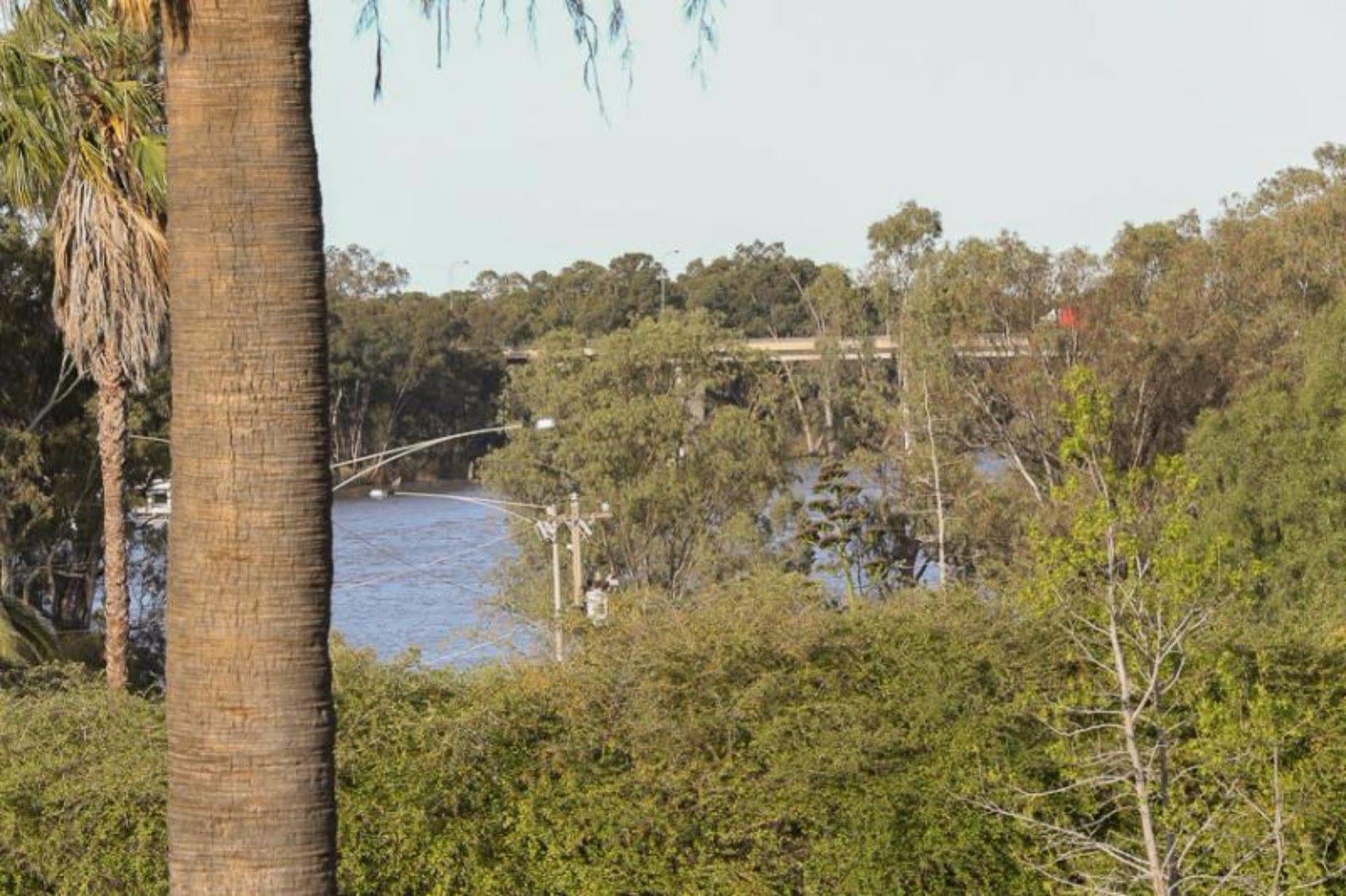 Commodore Mildura Motel Екстер'єр фото