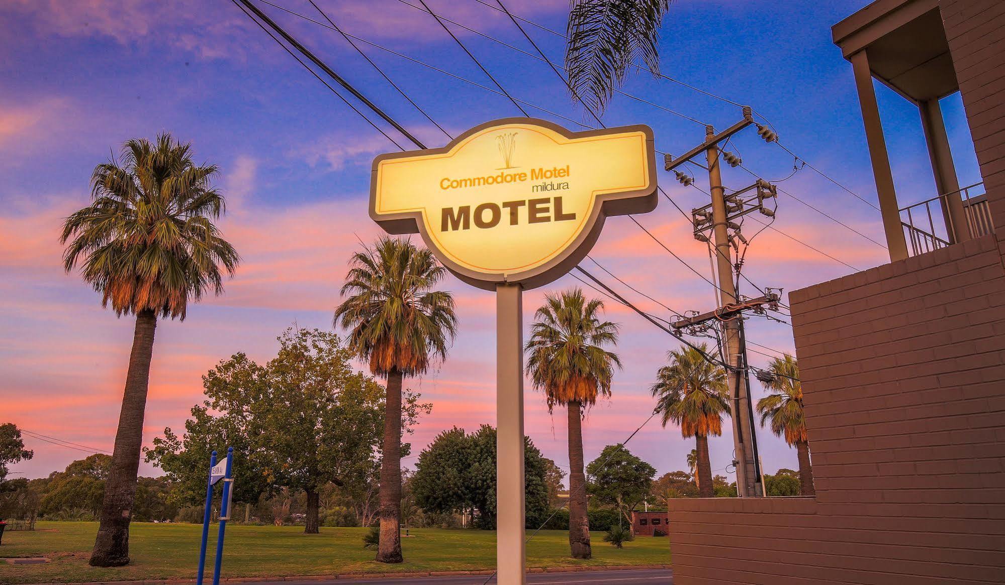 Commodore Mildura Motel Екстер'єр фото